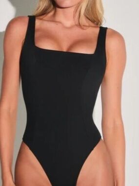 TA3 Black Hi Cut Squarey Size Small Regular/ long length NWT